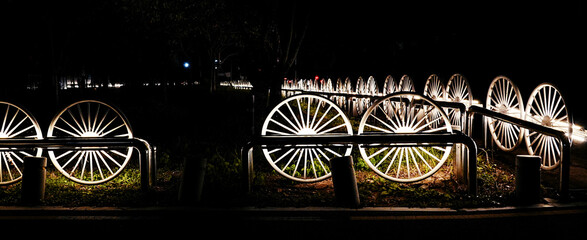 자전거 바퀴 모양 울타리 가로등