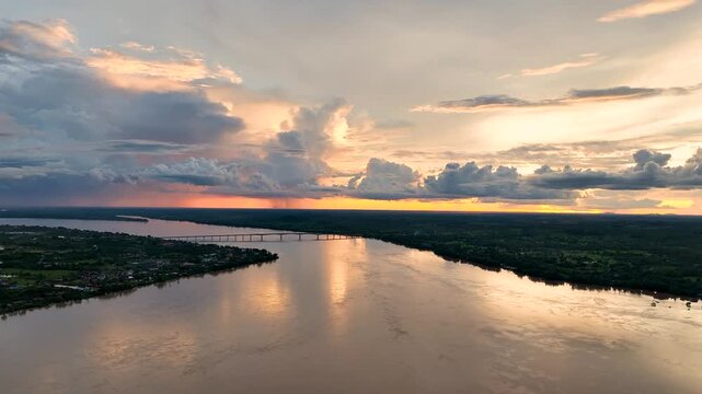 メコン川の夕焼け空－ドローン映像（カンボジア）