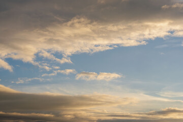 秋の空　朝焼けに染まる空と雲17