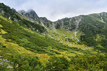 Fototapeta premium 日本長野県中央アルプスの千畳敷カールと木曽駒ヶ岳