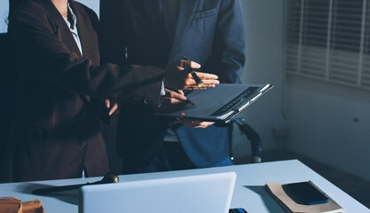 Lawyer explained to the client about the law that must be brought against the court case.
