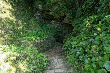 世界遺産　中城城跡　ウフガーへと続く階段