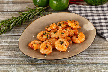 Roasted shrimps in the bowl