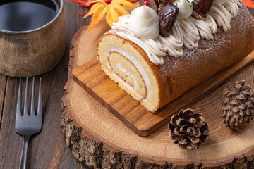 モンブランのロールケーキ