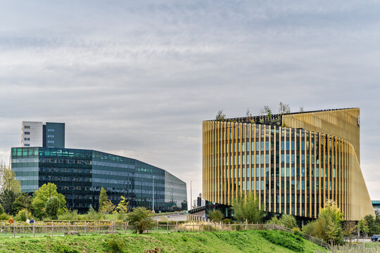Lille, france le 20 septembre 2025 : Architecture moderne  d'un Centre d'affaires de la ville de Lille, ville situ&eacute;e en r&eacute;gion Hauts de France