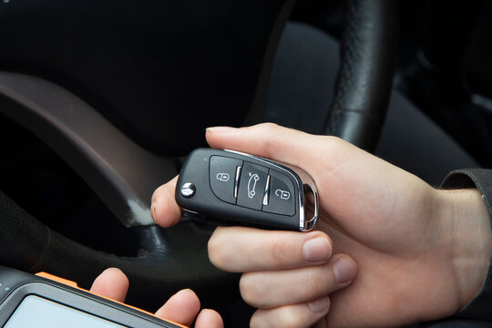 Production of car keys, Programming of car keys and repair