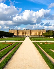 Obraz premium Palace gardens under a blue sky
