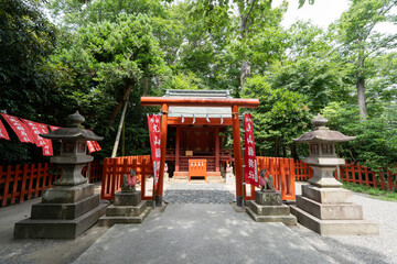 鶴岡八幡宮 丸山稲荷社の佇まい