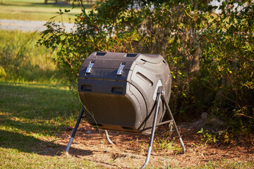 Black yard compost tumbler, for making composted fertilizer!
