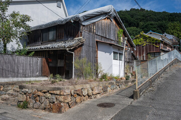 日本の兵庫県赤穂市坂越の古くてとても美しい建物
