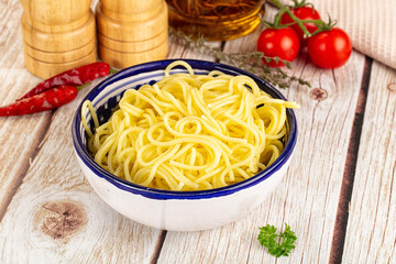 Boiled yellow egg noodles in the bowl