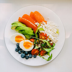 Breakfast with salmon and vegetables