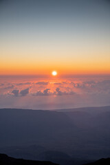 Levé de soleil depuis le piton des neiges