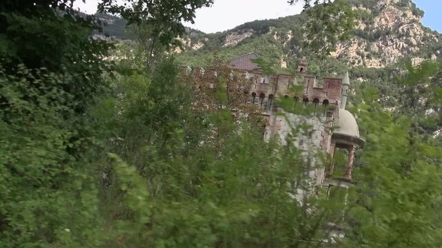 Cercs abandoned Count F&iacute;gols Olano mansion tower trees walking 2