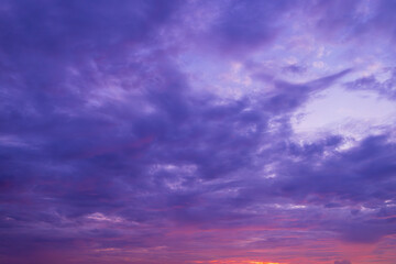 Obraz premium Movie scene of clouds and purple sky in the morning,Nature beautiful Light Sunset or sunrise sky.