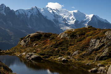 Chamonix et la cha&icirc;ne du Mont Blanc vue du Lac Blanc