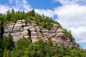 Zauberhaft-romantische Ortschaft Oybin im Zittauer Gebirge (Sachsen)