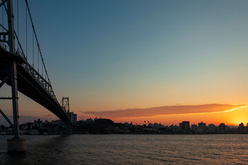 Florianopolis e a ponte Hercílio Luz no pôr-do-sol Florianópolis Santa Catarina Brasil