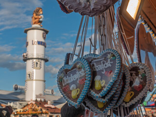 Obraz premium Colorful Gingerbread Hearts at Festive Oktoberfest Celebration