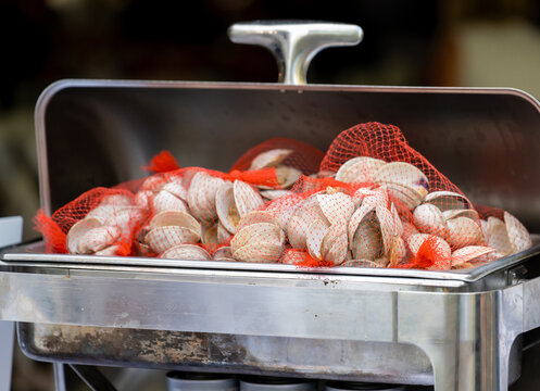 clam bake, catered clams at an event 