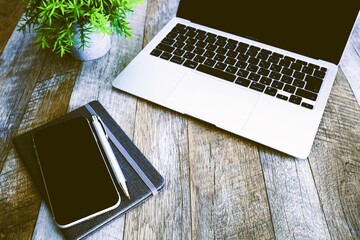 ビジネスイメージ　アンティーク調　レトロ調　デスクワーク　3:2