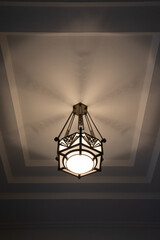 旧朝香宮邸正面玄関の照明