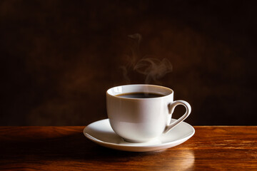 テーブルの上のホットコーヒー
