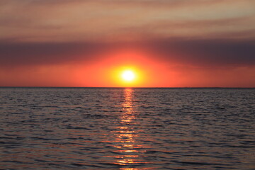 Fototapeta premium sunset over the ocean