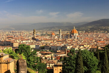Obraz premium The architectural monuments (ntaSa Maria Novella, Palazzo Vecchio, Duomo) seen in the morning from San Miniato al Monte Basilica. Florence-Tuscany-342