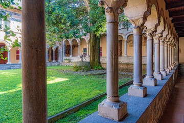 I / Lago di Como / Piona; Kreuzgang im Zisterzienser-Kloster Santa Maria di Piona auf der Halbinsel Olgiasca am Comer See