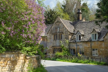 Fototapeta premium Cottage at Stanway, Gloucestershire, Cotswolds, England