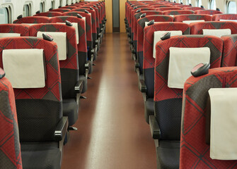 北陸新幹線の車内の座席の風景