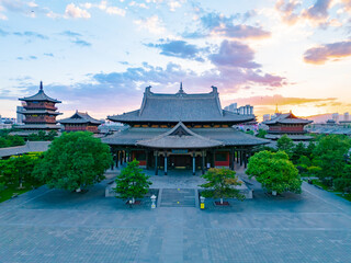 Obraz premium Aerial photography of Huayan Temple in Datong, Shanxi, China on a sunny summer day with fiery clouds
