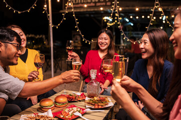 Celebrate whisky at an intimate party at a camping restaurant. group celebration.	