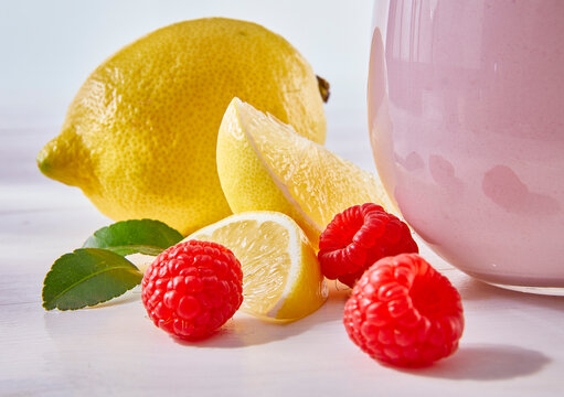 Himbeer Quark mit Zitronen und Himbeeren