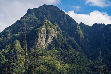 岳沢湿原から望む六百山の頂上付近　（長野県上高地）