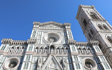 Fototapeta premium vertical shot of the Florence Cathedral also called Duomo and Giotto s Bell Tower under a blue sky