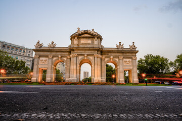Obraz premium La puerta de alcala, madrid, spain landmark in downtown