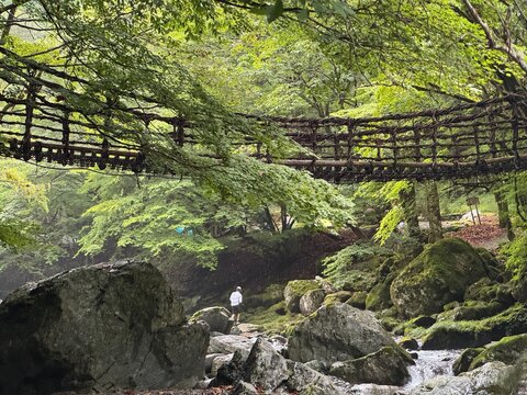 川