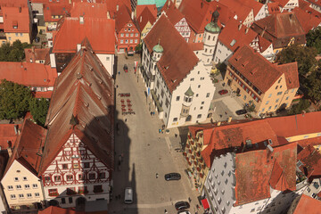Romantisches Nördlingen, Blick auf den Marktplatz mit Tanzhaus und Rathaus