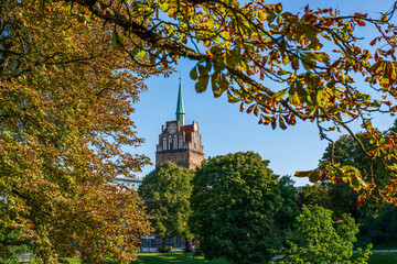 Kr&ouml;peliner Tor in Rostock, im Sp&auml;tsommer, Anfang Herbst