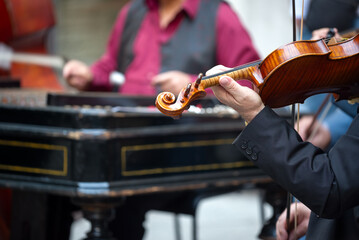Gypsy musicians playing
