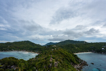 Fototapeta premium View from John-Suwan Viewpoint overlooking Chalok Baan Kao and Shark Bay, Koh Tao, Thailand
