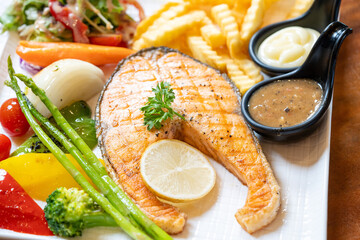 fried fish with vegetables