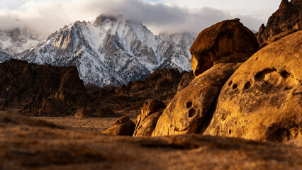 Obraz premium sunset in the mountains