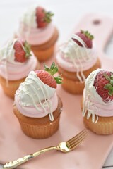 cupcakes with cream
