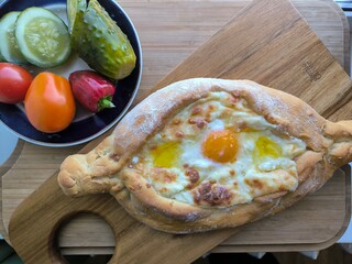 Georgian cuisine, Adjarian khachapuri, "boat"