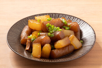 こんにゃくと大根の煮物