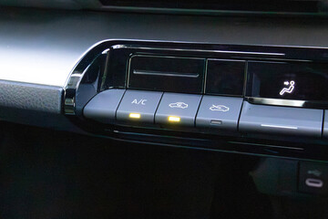 プリウス　エアコンスイッチ