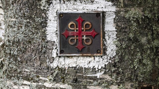 Waymarker Olav's Cross for pilgrims, near Eidsvoll, Norway